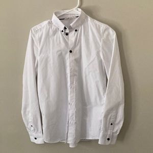 White fancy shirt , whit bow tie looks fantastic